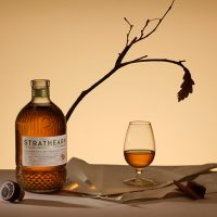 PR: Douglas Laing & Co. debütieren mit dem Launch des Strathearn Single Malt Scotch Whisky als Destillateur